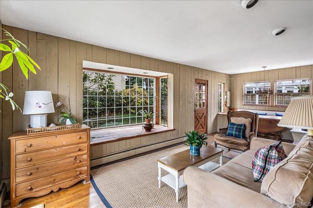 121 Knollwood Road, Rockville Centre, NY 11570