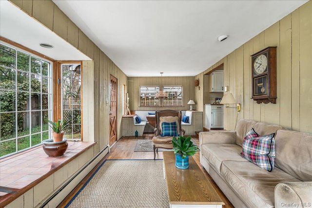 121 Knollwood Road, Rockville Centre, NY 11570