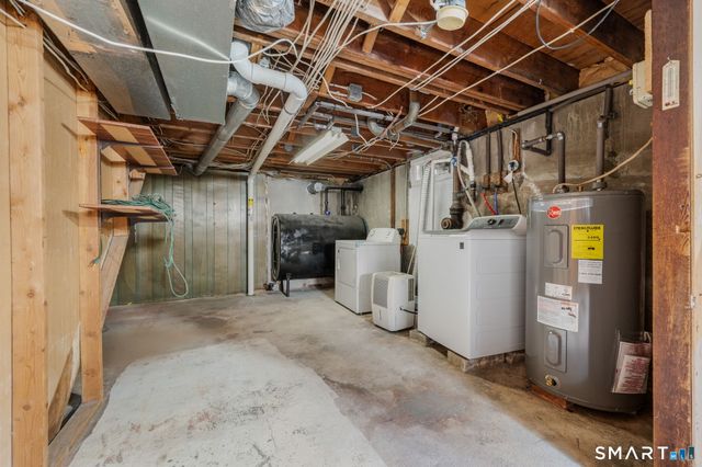 98 Oslo Street, Groton, CT 06355