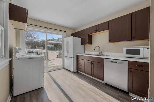 98 Oslo Street, Groton, CT 06355