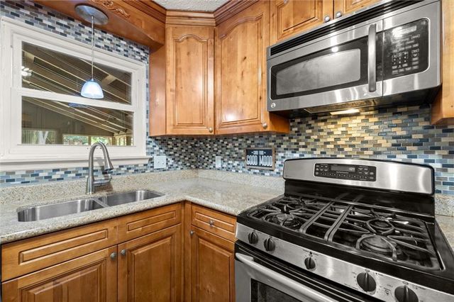 745 Waterbrook Terrace, Roswell, GA 30076