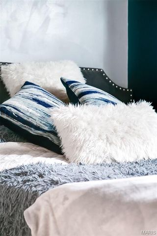 3305 Canal Street, St Charles, MO 63301