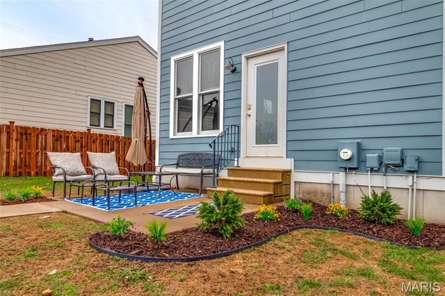 3305 Canal Street, St Charles, MO 63301