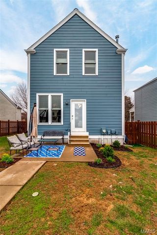 3305 Canal Street, St Charles, MO 63301