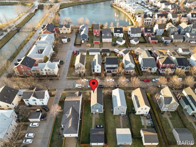 3305 Canal Street, St Charles, MO 63301