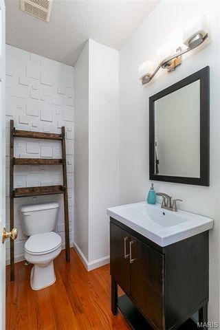 3305 Canal Street, St Charles, MO 63301