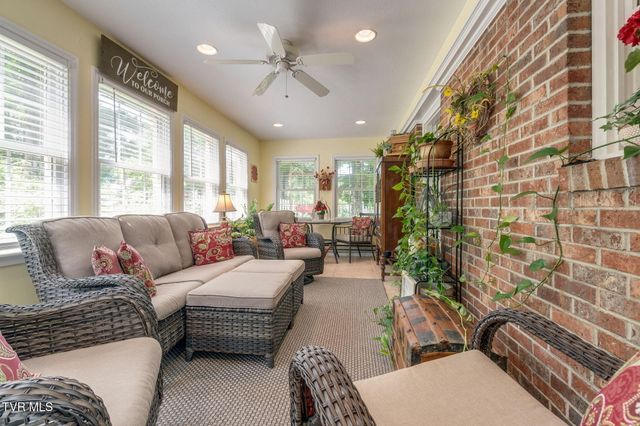 702 Outer Drive, Rogersville, TN 37857