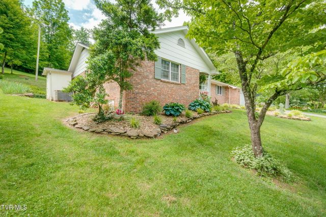 702 Outer Drive, Rogersville, TN 37857