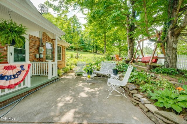 702 Outer Drive, Rogersville, TN 37857