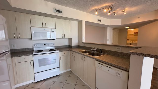 1801 N Flagler Drive 630, West Palm Beach, FL 33407