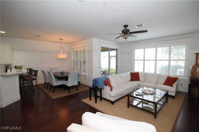 1370 Mariposa CIR 104, Naples, FL 34105