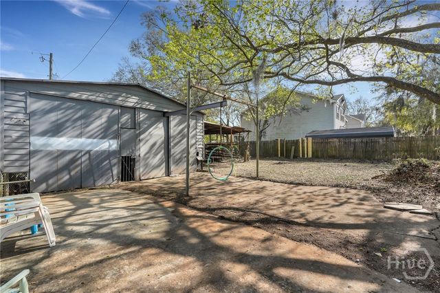 2106 Bolling Street, Savannah, GA 31404