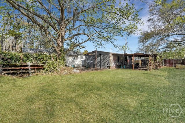 2106 Bolling Street, Savannah, GA 31404