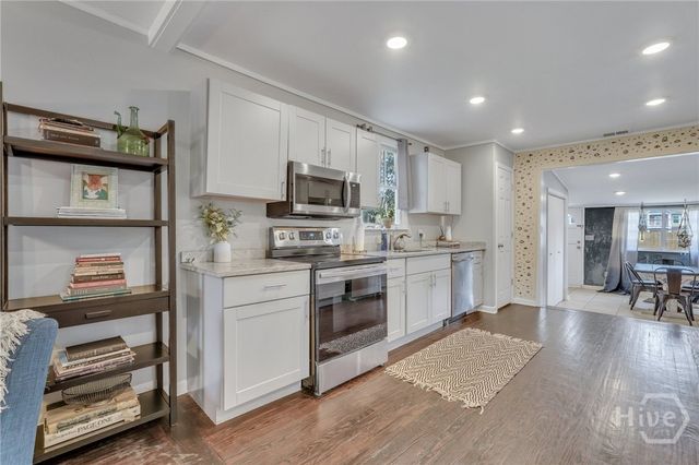 2106 Bolling Street, Savannah, GA 31404