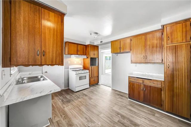 1438 W Avenue H-14, Lancaster, CA 93534