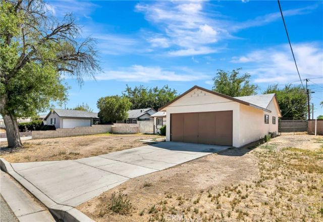 1438 W Avenue H-14, Lancaster, CA 93534