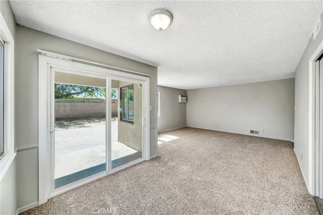 1438 W Avenue H-14, Lancaster, CA 93534
