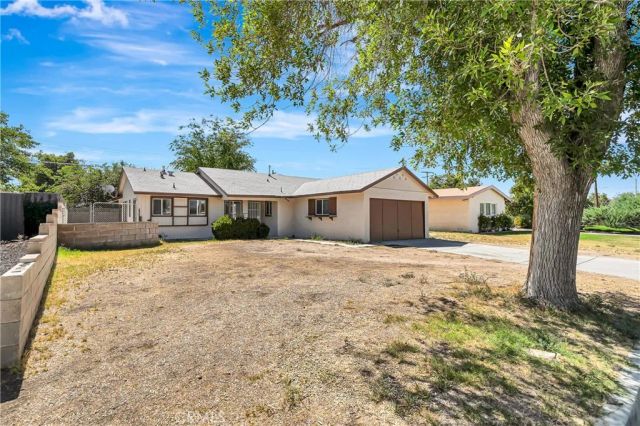 1438 W Avenue H-14, Lancaster, CA 93534