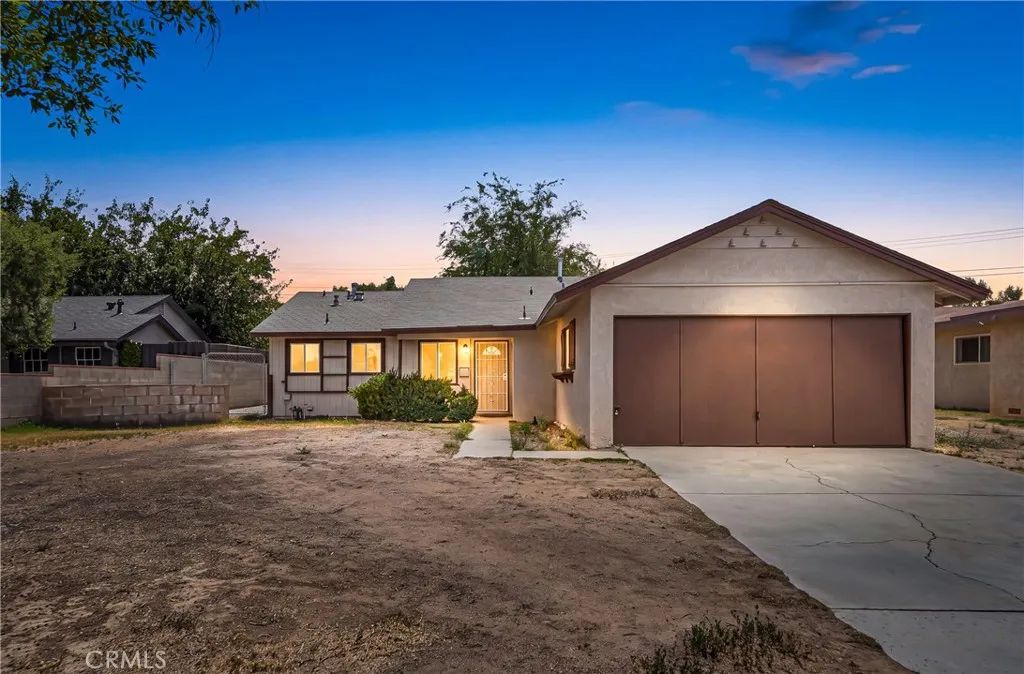 1438 W Avenue H-14, Lancaster, CA 93534