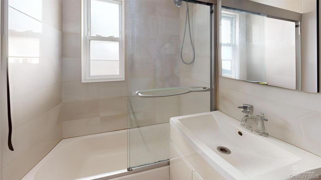 14708 32nd Avenue, Flushing, NY 11354