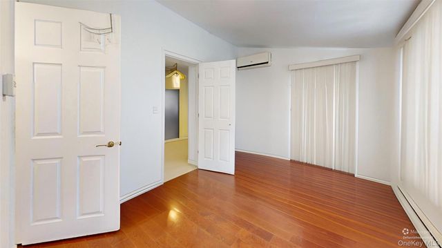 14708 32nd Avenue, Flushing, NY 11354