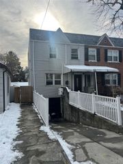 14708 32nd Avenue, Flushing, NY 11354