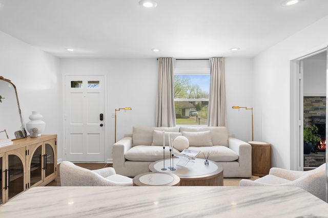 246 Barker Rd, Nashville, TN 37214