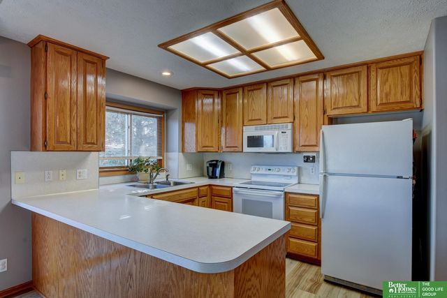 8141 S 69th Street, La Vista, NE 68128