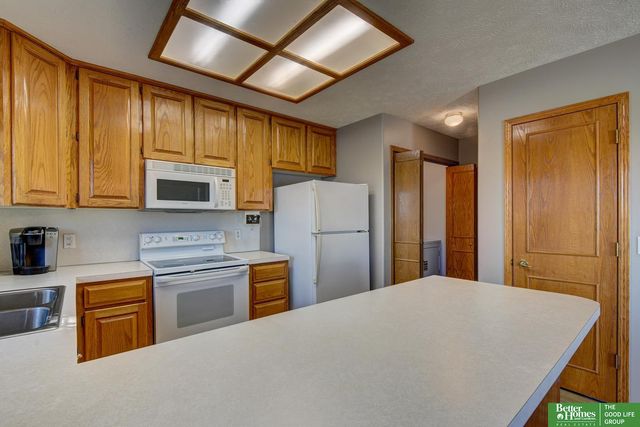 8141 S 69th Street, La Vista, NE 68128