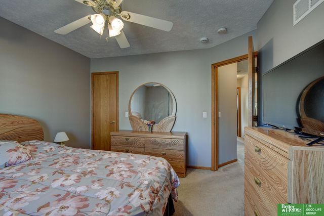 8141 S 69th Street, La Vista, NE 68128