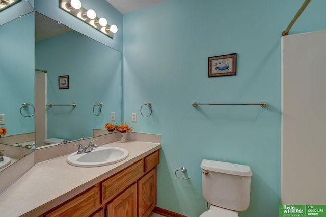 8141 S 69th Street, La Vista, NE 68128