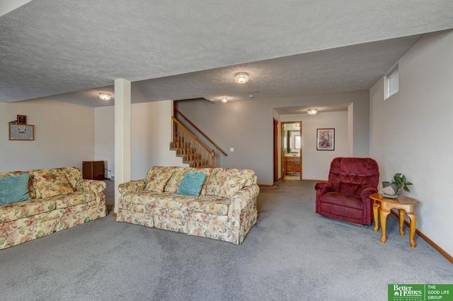 8141 S 69th Street, La Vista, NE 68128