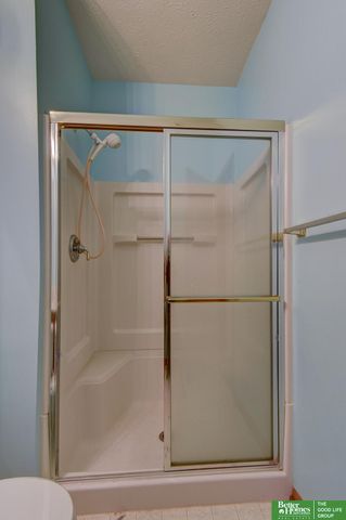 8141 S 69th Street, La Vista, NE 68128