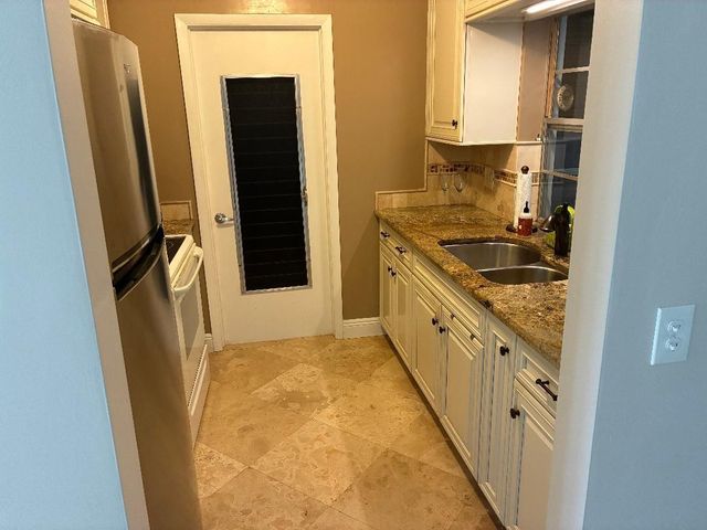 110 NW 24th Ct, Pompano Beach, FL 33064