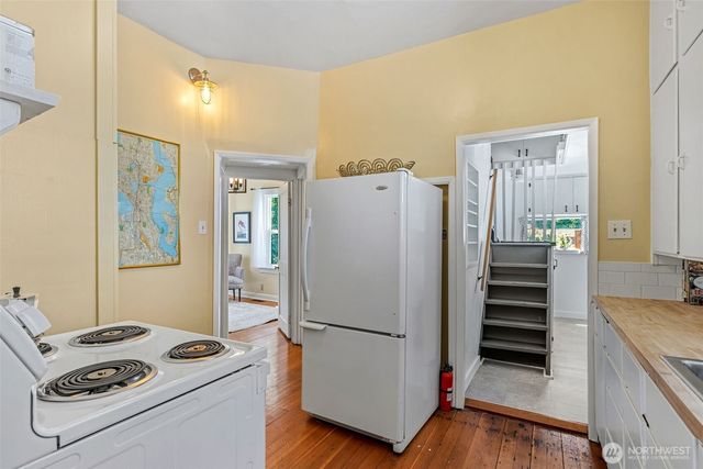 7729 12th Avenue SW, Seattle, WA 98106