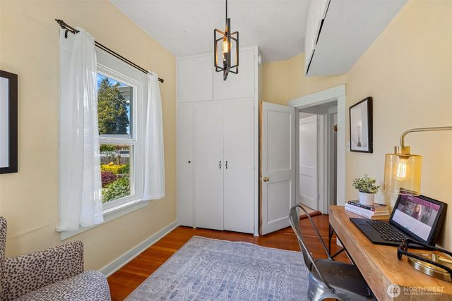 7729 12th Avenue SW, Seattle, WA 98106