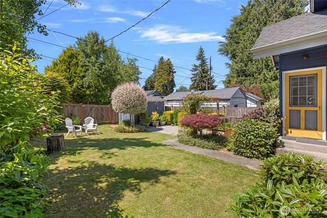 7729 12th Avenue SW, Seattle, WA 98106