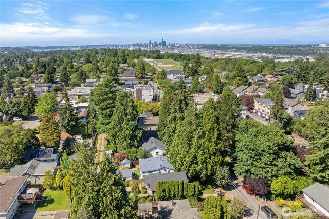 7729 12th Avenue SW, Seattle, WA 98106