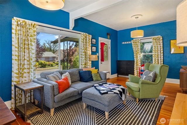 7729 12th Avenue SW, Seattle, WA 98106