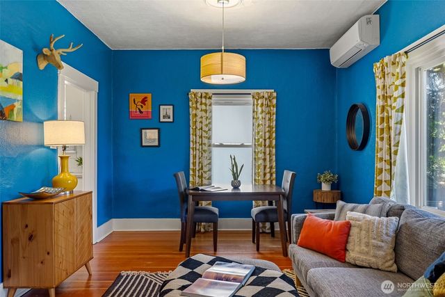 7729 12th Avenue SW, Seattle, WA 98106