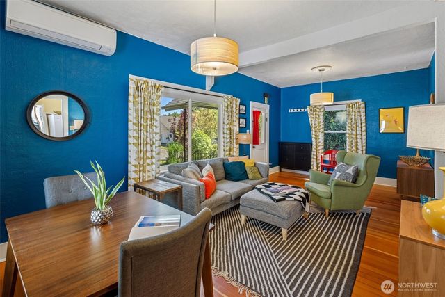 7729 12th Avenue SW, Seattle, WA 98106