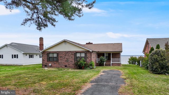 899 N GLEBE RD, Montross, VA 22520