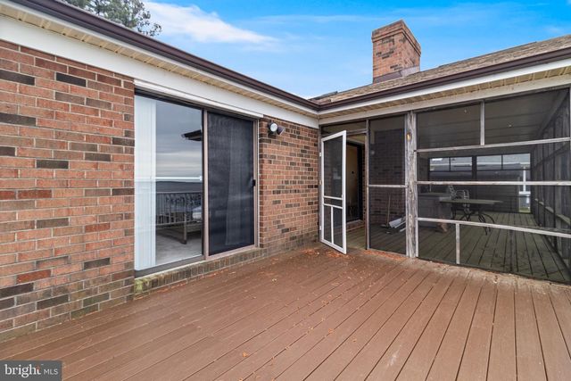 899 N GLEBE RD, Montross, VA 22520