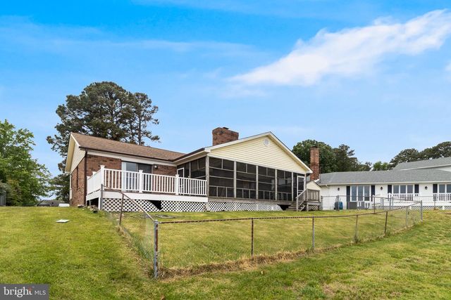 899 N GLEBE RD, Montross, VA 22520