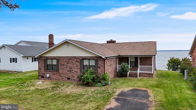 899 N GLEBE RD, Montross, VA 22520