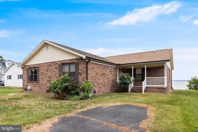 899 N GLEBE RD, Montross, VA 22520
