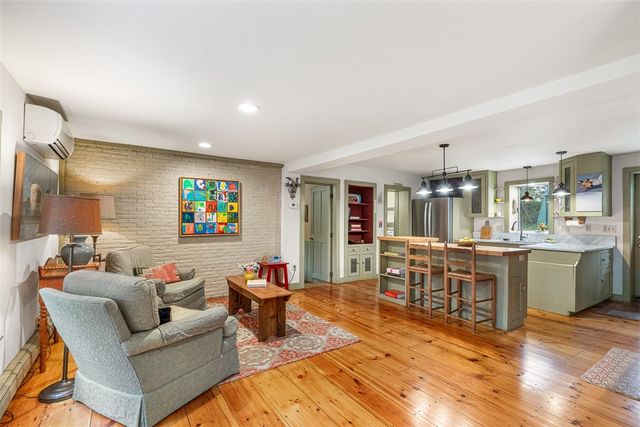 462 Ledge Road, Seekonk, MA 02771