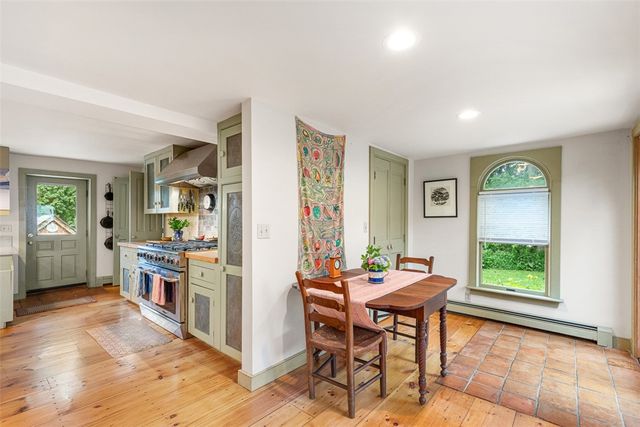 462 Ledge Road, Seekonk, MA 02771
