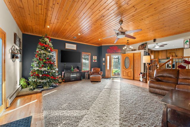 12 S Beulah Vista, Hebron, IN 46341