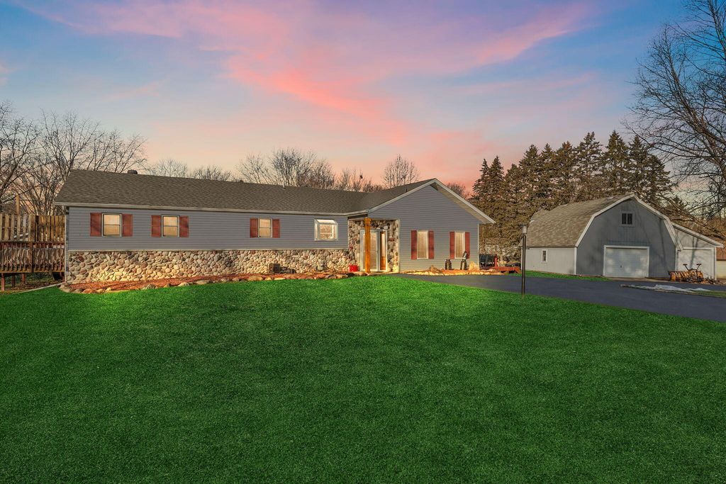 12 S Beulah Vista, Hebron, IN 46341